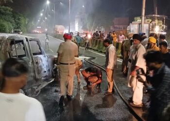 जालंधर में बीच सड़क धधकी थार! धमाके के बाद मचा हड़कंप