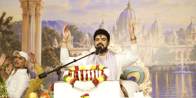 सात दिवसीय श्रीमद् भागवत कथा ज्ञान यज्ञ के दूसरे दिन भक्तिरस में डूबे श्रद्धालु